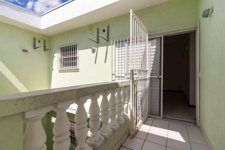 Casa para alugar com 201m², 2 quartos e 2 vagasCorredor Externo