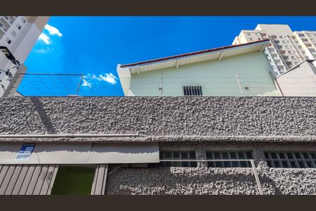 Casa para alugar com 201m², 2 quartos e 2 vagasFachada