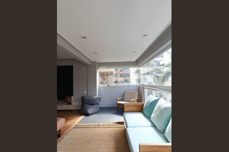 Apartamento à venda com 182m², 3 quartos e 3 vagasVaranda