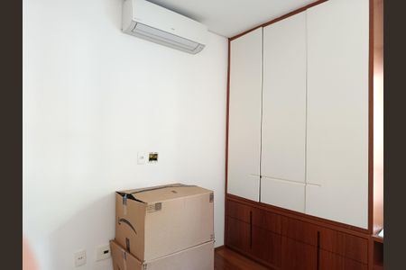 Apartamento à venda com 182m², 3 quartos e 3 vagasSuíte 2