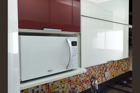 Apartamento à venda com 64m², 2 quartos e 1 vaga Apartamento à venda com 64m², 2 quartos e 1 vagaCozinha - microondas