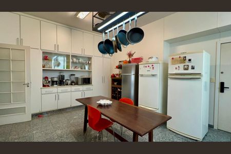 Apartamento à venda com 500m², 4 quartos e 3 vagasCozinha