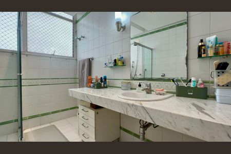 Apartamento à venda com 500m², 4 quartos e 3 vagasBanheiro 1