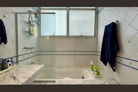 Apartamento à venda com 500m², 4 quartos e 3 vagasBanheiro 2