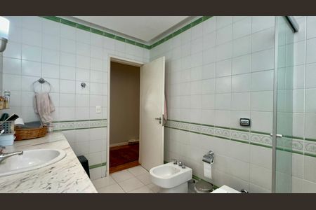 Apartamento à venda com 500m², 4 quartos e 3 vagasBanheiro 1