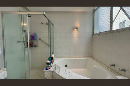 Apartamento à venda com 500m², 4 quartos e 3 vagasBanheiro da Suíte