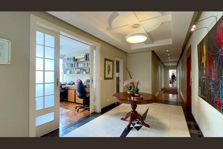 Apartamento à venda com 500m², 4 quartos e 3 vagasHall