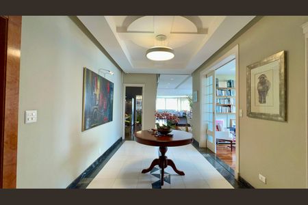 Apartamento à venda com 500m², 4 quartos e 3 vagasHall