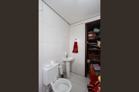 Casa à venda com 250m², 3 quartos e 5 vagasBanheiro de serviço