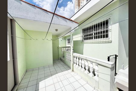 Casa à venda com 201m², 3 quartos e 2 vagas Casa à venda com 201m², 3 quartos e 2 vagasVaranda