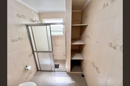 Casa à venda com 201m², 3 quartos e 2 vagas Casa à venda com 201m², 3 quartos e 2 vagasBanheiro