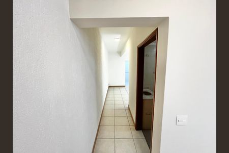 Casa à venda com 201m², 3 quartos e 2 vagas Casa à venda com 201m², 3 quartos e 2 vagasCorredor