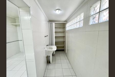 Casa à venda com 201m², 3 quartos e 2 vagas Casa à venda com 201m², 3 quartos e 2 vagasÁrea de Serviço