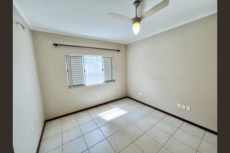 Casa à venda com 201m², 3 quartos e 2 vagas