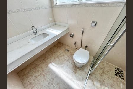 Casa à venda com 201m², 3 quartos e 2 vagas Casa à venda com 201m², 3 quartos e 2 vagasBanheiro da Suíte 2