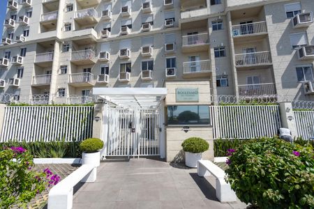 Apartamento à venda com 62m², 2 quartos e 1 vaga Apartamento à venda com 62m², 2 quartos e 1 vagaFachada e portaria