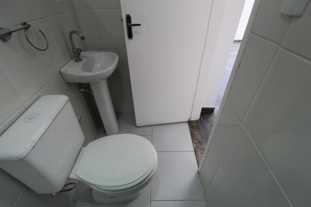 Casa de condomínio para alugar com 80m², 2 quartos e sem vagaBanheiro 2