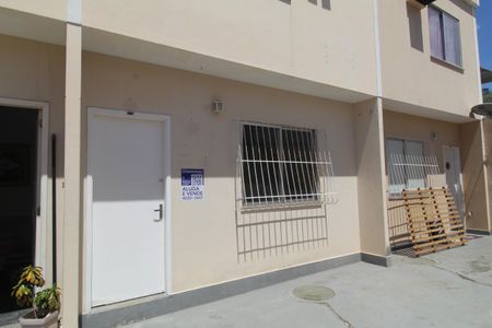 Casa de condomínio para alugar com 80m², 2 quartos e sem vagaFrente da casa