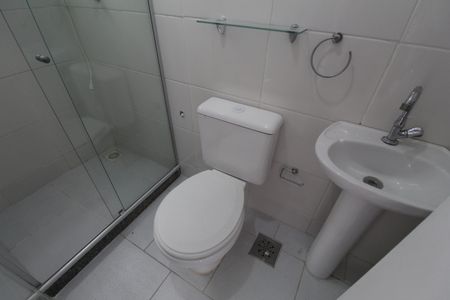 Casa de condomínio para alugar com 80m², 2 quartos e sem vagaBanheiro 2