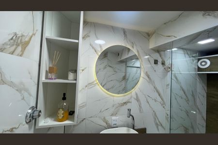 Studio para alugar com 32m², 1 quarto e sem vaga Studio para alugar com 32m², 1 quarto e sem vagaBanheiro Social