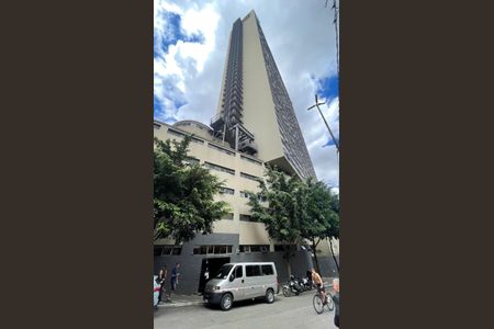 Studio para alugar com 32m², 1 quarto e sem vaga Studio para alugar com 32m², 1 quarto e sem vagaFachada