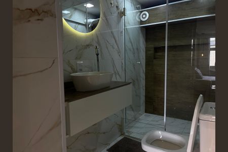 Studio para alugar com 32m², 1 quarto e sem vaga Studio para alugar com 32m², 1 quarto e sem vagaBanheiro Social