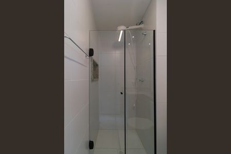 Banheiro de kitnet/studio à venda com 1 quarto, 25m² em Vila Pompéia, São Paulo