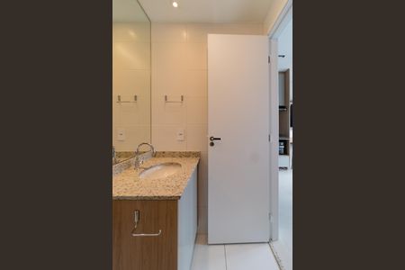 Banheiro de kitnet/studio à venda com 1 quarto, 25m² em Vila Pompéia, São Paulo
