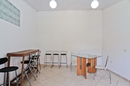 Casa à venda com 150m², 3 quartos e 1 vagaSalão