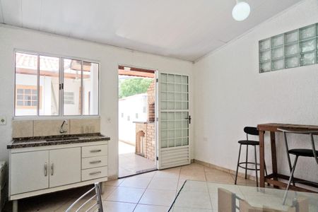 Casa à venda com 150m², 3 quartos e 1 vagaSalão