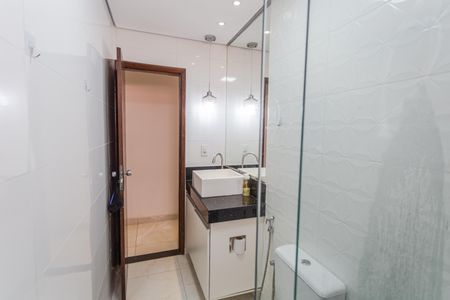 Banheiro Social 1  de casa à venda com 5 quartos, 245m² em Ipê, Belo Horizonte