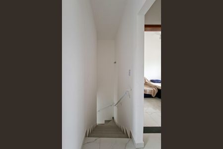 Casa de condomínio para alugar com 50m², 2 quartos e 1 vaga Casa de condomínio para alugar com 50m², 2 quartos e 1 vagaEscadas