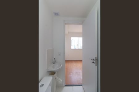 Banheiro de kitnet/studio para alugar com 1 quarto, 16m² em Itaquera, São Paulo