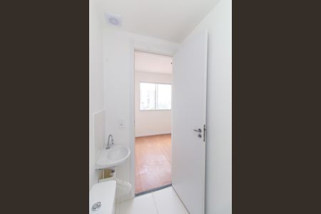 Banheiro de kitnet/studio para alugar com 1 quarto, 16m² em Itaquera, São Paulo