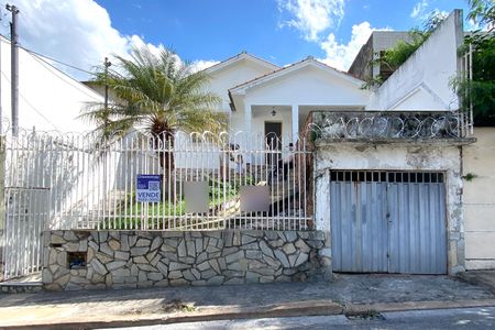 Casa à venda com 400m², 3 quartos e 1 vagaFachada