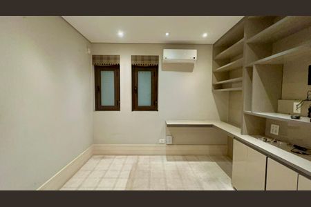 Casa à venda com 455m², 3 quartos e 5 vagasEscritório