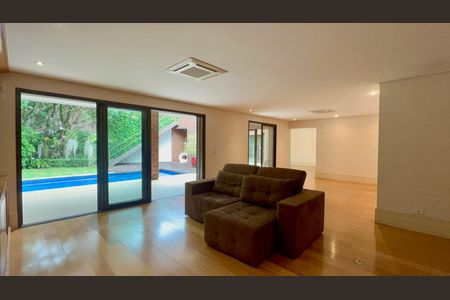 Casa à venda com 455m², 3 quartos e 5 vagasSala