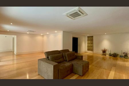 Casa à venda com 455m², 3 quartos e 5 vagasSala