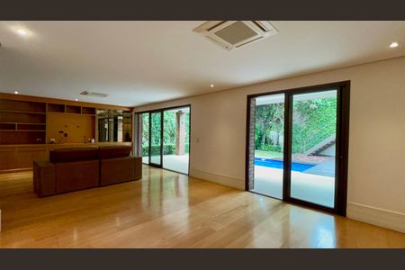 Casa à venda com 455m², 3 quartos e 5 vagasSala