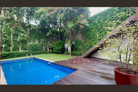 Casa à venda com 455m², 3 quartos e 5 vagasQuintal