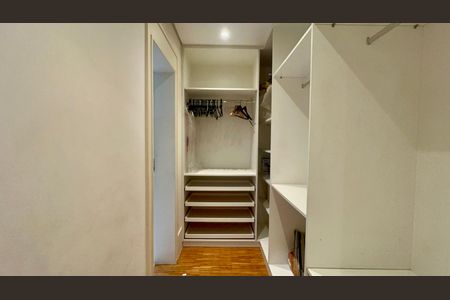 Casa à venda com 455m², 3 quartos e 5 vagasCloset da suíte 3