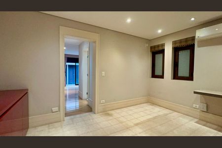 Casa à venda com 455m², 3 quartos e 5 vagasEscritório