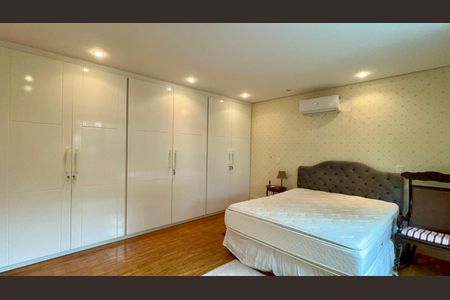 Casa à venda com 455m², 3 quartos e 5 vagasSuíte 2