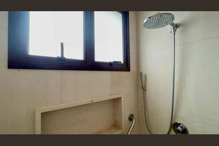 Casa à venda com 455m², 3 quartos e 5 vagasBanheiro da Suíte 2, 2