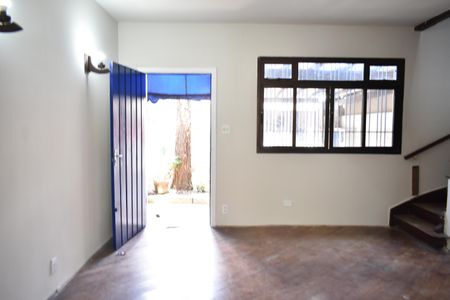 Casa para alugar com 250m², 3 quartos e 1 vagaSala