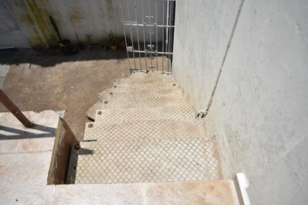 Casa para alugar com 250m², 3 quartos e 1 vagaEscada Quintal