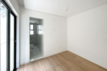 Apartamento à venda com 180m², 2 quartos e 2 vagasSuite 2