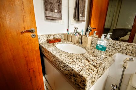 Apartamento à venda com 155m², 3 quartos e 2 vagasbanheiro 2