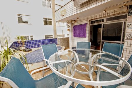 Apartamento à venda com 155m², 3 quartos e 2 vagasPiscina