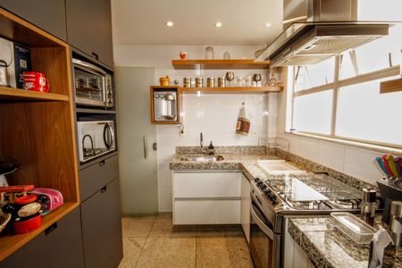 Apartamento à venda com 155m², 3 quartos e 2 vagasCozinha